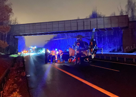 Při hromadné nehodě na D7 zemřel řidič, který jel v protisměru