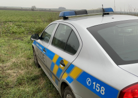 Policisté pátrají po totožnosti mrtvé ženy. Neznáte ji?