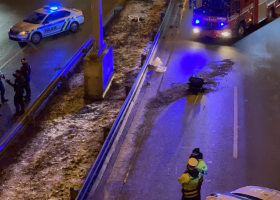 Motor z Laguny skončil v protisměru na Jižní spojce. Řidič z místa utekl
