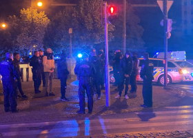 Policie musela rozhánět hromadnou rvačku mladistvých