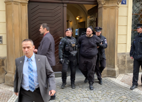 Ochranná služba ve sněmovně nejsou rozhodně "dědci" na penzi. Zachránili mnoho životů včasnou eliminací protivníka