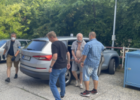 Zločinec Jiří Dvořák dopaden. Sofistikované útoky mohly pokračovat vystřílením úřadu