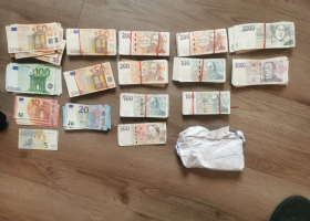 Kriminalisté dopadli pachatele, který ukradl kolem osmi set tisíc korun.