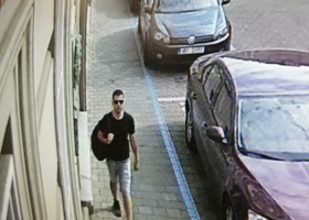 Muž v Brně pobodal ženu. Je podezřelý z pokusu vraždy. Policie ho hledá