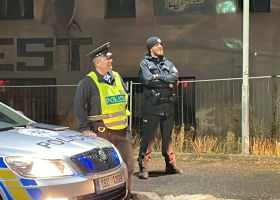 Perfektní práce rakovnické hlídky policie z obvodního oddělení. Při odklonu dopravy chytili alkohol za volantem a neřidiče
