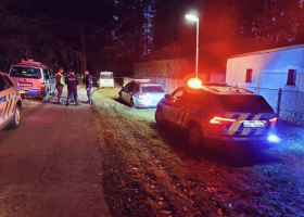 Srazil policistu a ujížděl. Dopadnout se ho podařilo u Říčan