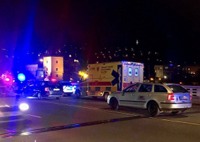 Tragická nehoda na Jiráskově mostě. Řidič srazil chodce, ten na místě zemřel