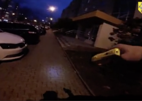 Podívejte se, jak se policistům ze IV. OHS podařilo zasáhnout podezřelého za běhu taserem