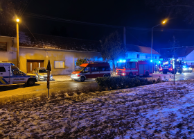 Sebevrah se chtěl zapálit u lahví s plynem. Kolínští policisté mu v tom zabránili