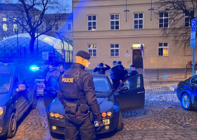 Dva muži se škorpiónem v autě měli spáchat miliónový podvod