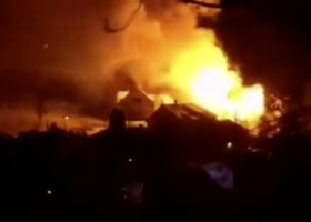 Obrovské štěstí měli hasiči na Jablonecku. Při hašení požáru explodovala plynová lahev