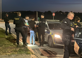 Dva migranti si objednali taxík z Prahy do Drážďan. Za Prahou si je slovili Péjáci.