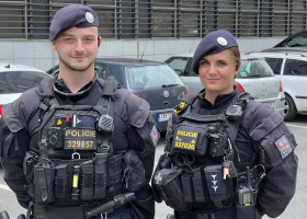Policistka pro zraněného muže plavala 40 metrů. “Bylo to náročné, ale zachránili jsme ho”, říká