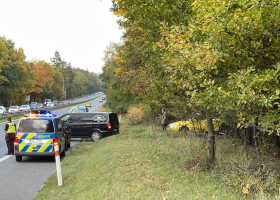 U dálnice našli v autě zastřeleného muže. Proč se zastřelil šetří policisté