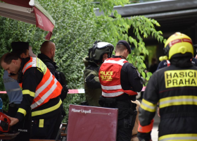 Nalezena nevybuchlá pyrotechnika na dětském hřišti na Pankráci v Praze