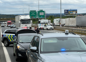 Zastavená auta s migranty na Pražském okruhu: Pašování lidí na dálnici D5