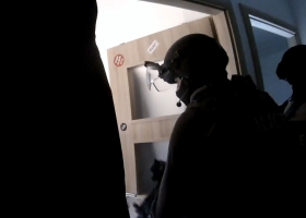 Agresor z pražského klubu zatčen!