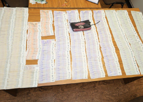 Za svobodu nabízel cizinec policistům úplatek 600 tisíc českých korun. Teď je ve vazbě.