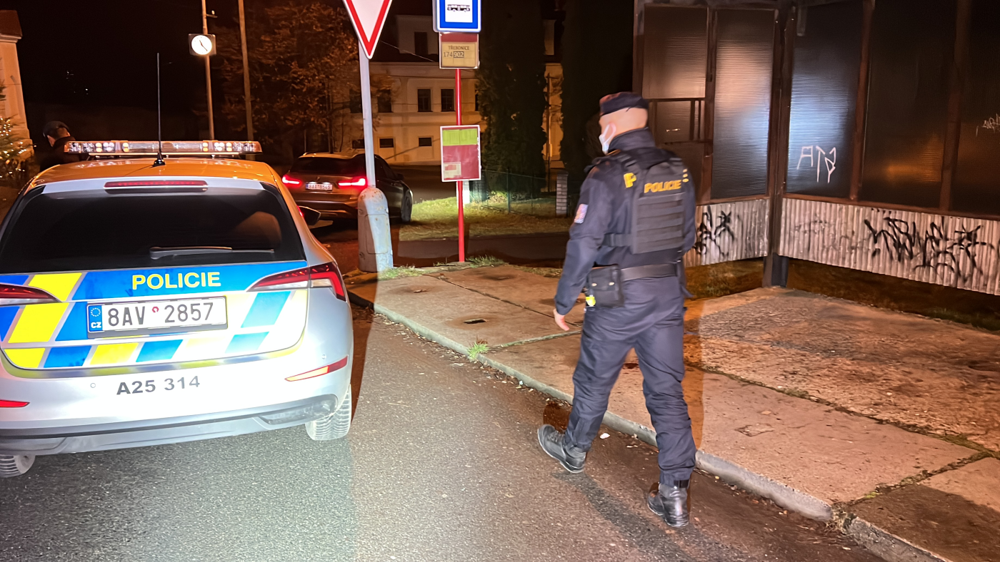 Policisté vyšetřují v Praze vážný úraz ruky po výbuchu pyrotechniky